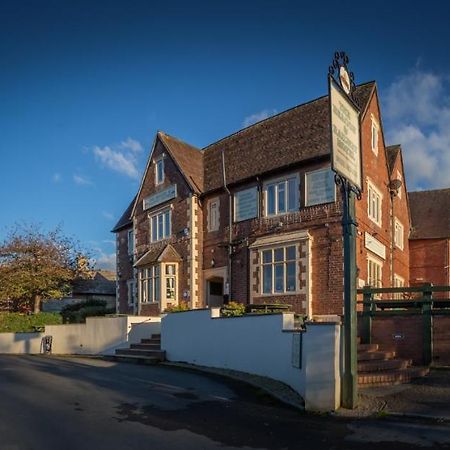 The Beacon & Railway Hotel Стоунхаус Екстериор снимка