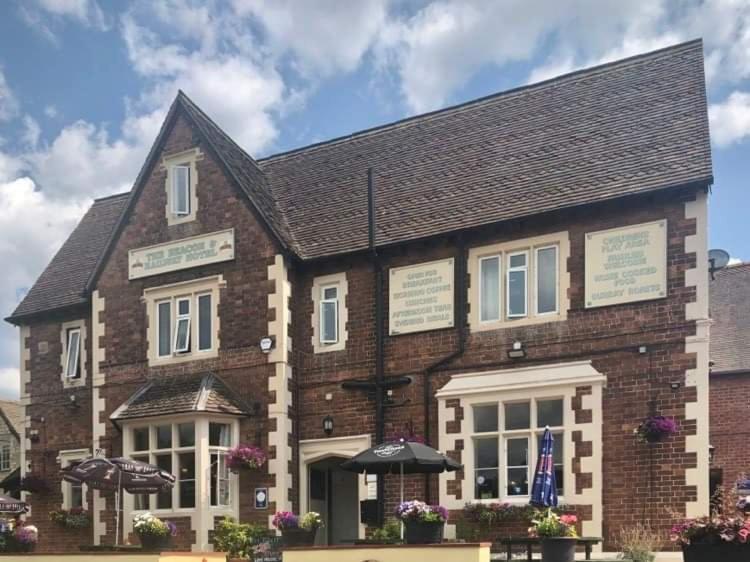 The Beacon & Railway Hotel Стоунхаус Екстериор снимка