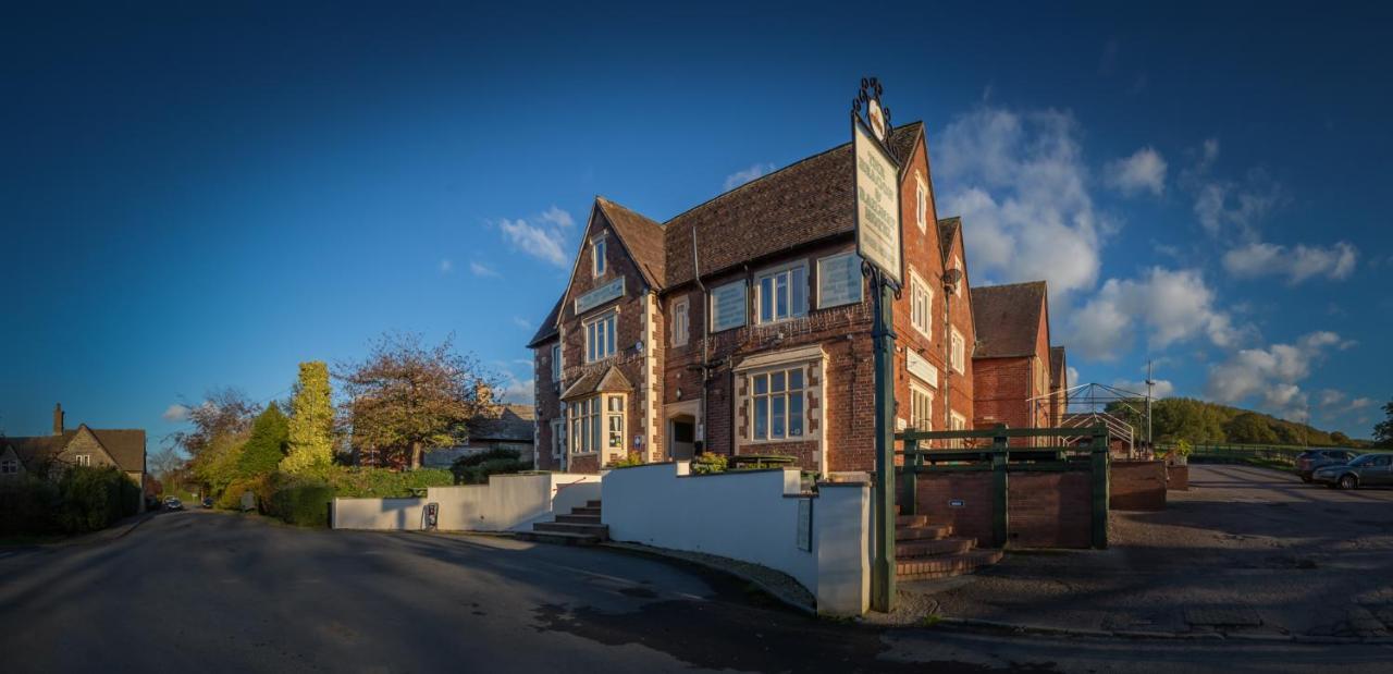 The Beacon & Railway Hotel Стоунхаус Екстериор снимка