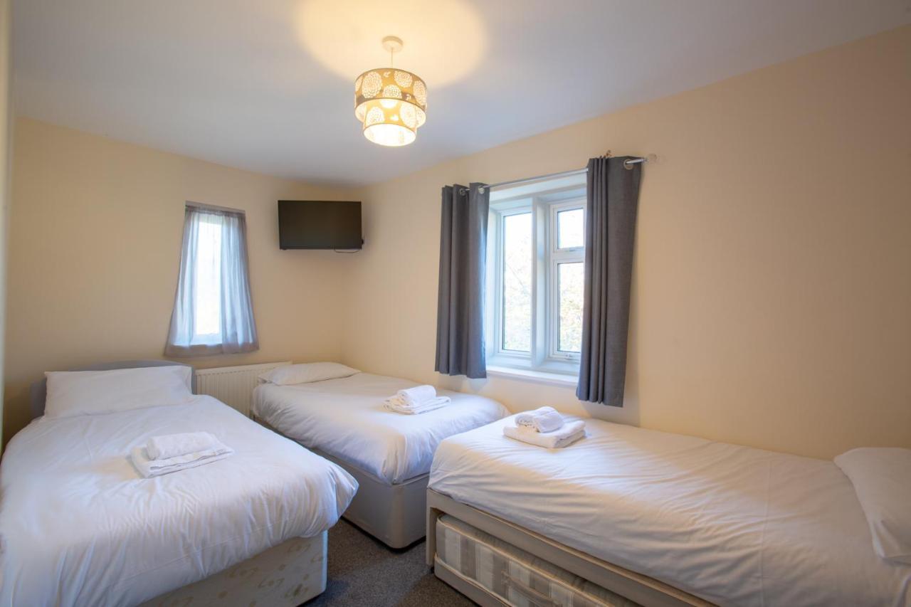 The Beacon & Railway Hotel Стоунхаус Екстериор снимка